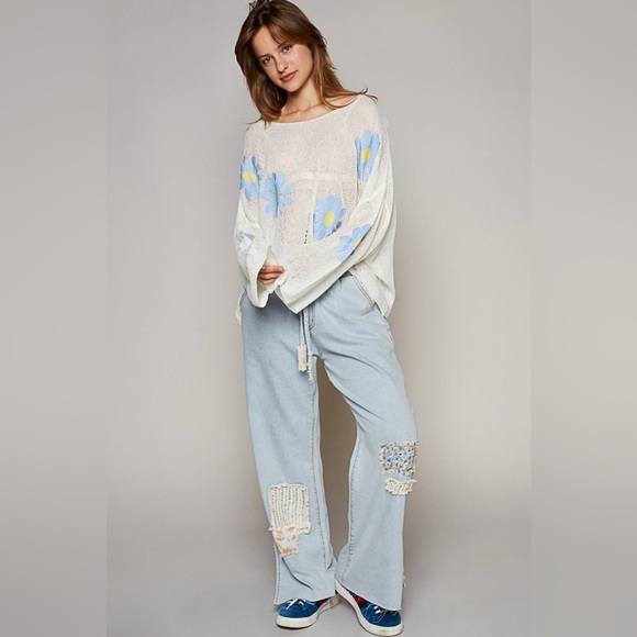 Long Sleeve Distressed Flower Print Knit Top - POL - Picture 3 of 7